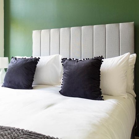 Stock Street Apartment Пейсли Экстерьер фото