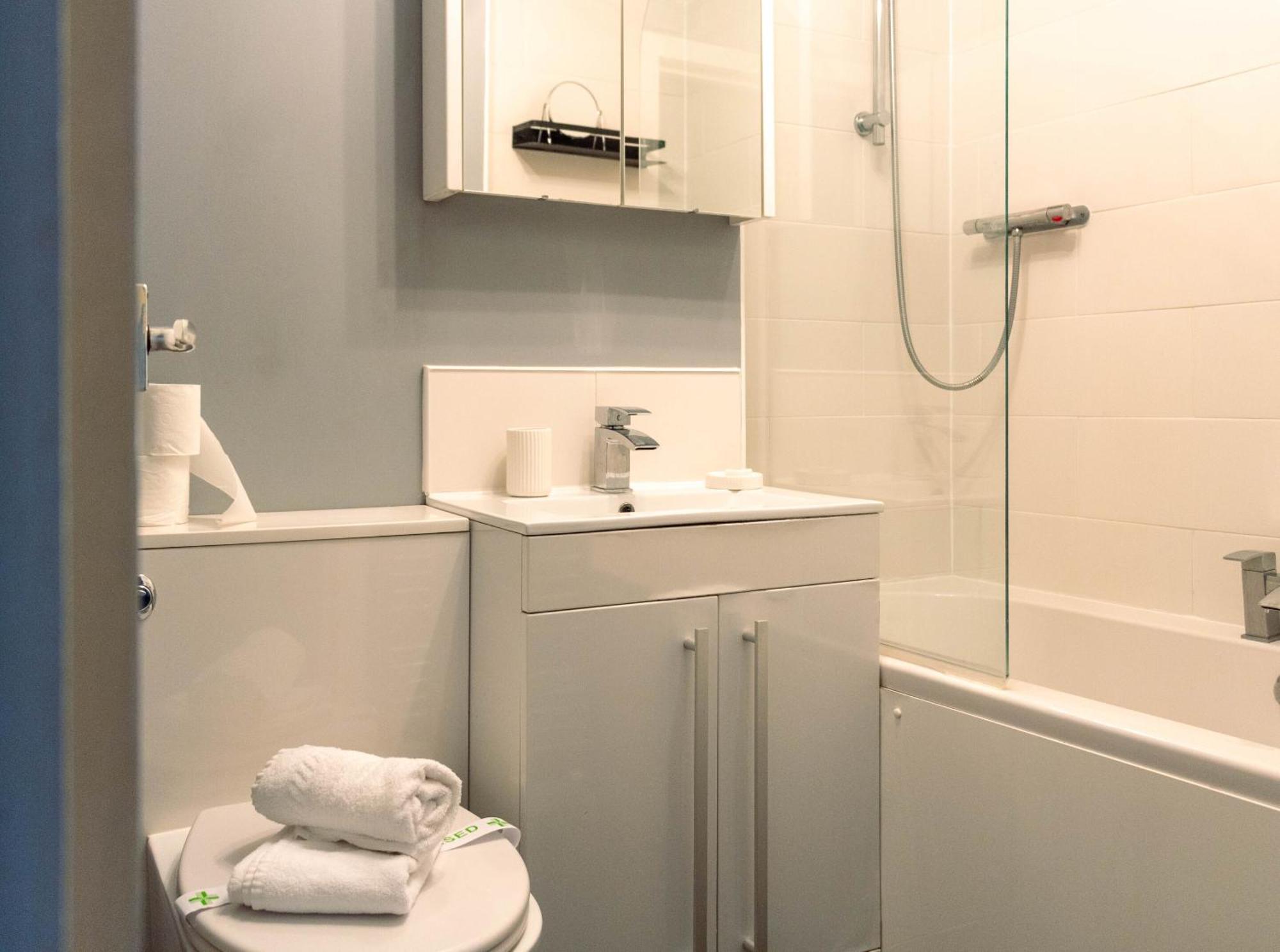 Stock Street Apartment Пейсли Экстерьер фото